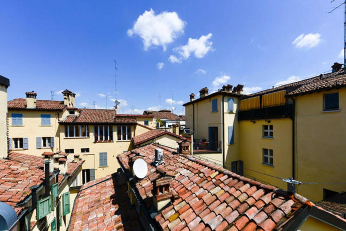 Grazioso Studio In Centro- Wifi Ascensore Aria Condizionata Modena Exterior photo